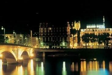 B4 Grand Hotel Lyon