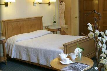 B4 Grand Hotel Lyon