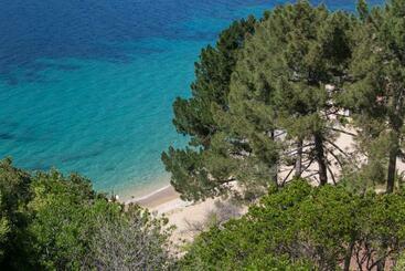 هتل A'mare Corsica - Seaside Small resort