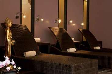 هتل & Spa Le Grand Monarque, Bw Premier Collection