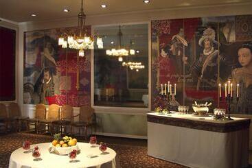 هتل & Spa Le Grand Monarque, Bw Premier Collection