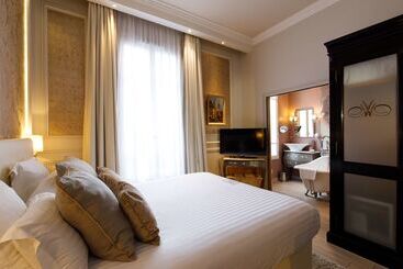 هتل & Spa Le Grand Monarque, Bw Premier Collection