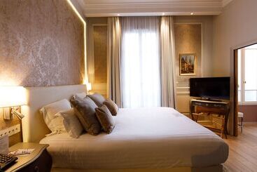هتل & Spa Le Grand Monarque, Bw Premier Collection