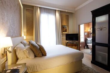هتل & Spa Le Grand Monarque, Bw Premier Collection