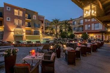 Отель Byblos Saint Tropez