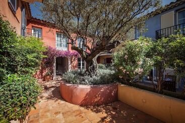 Отель Byblos Saint Tropez