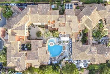 Отель Byblos Saint Tropez