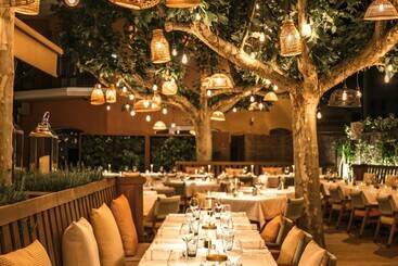 Отель Byblos Saint Tropez