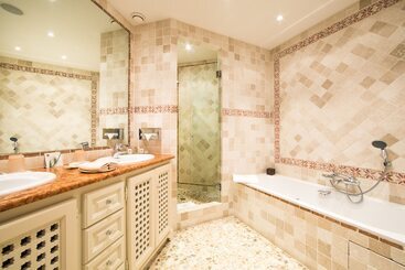 Отель Byblos Saint Tropez
