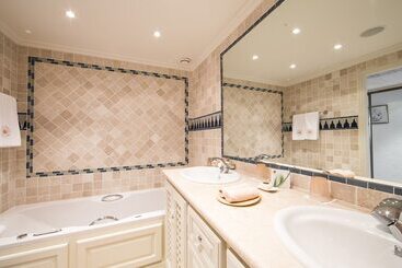 Отель Byblos Saint Tropez