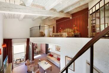 Отель Byblos Saint Tropez