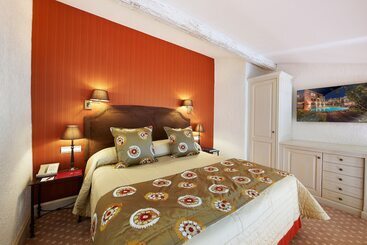 هتل Byblos Saint Tropez