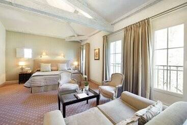 Отель Byblos Saint Tropez