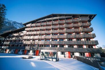 هتل Chalet Hôtel Le Prieuré & Spa