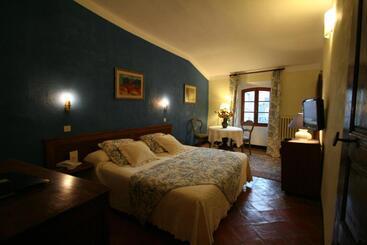 هتل Hostellerie Le Beffroi