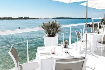 هتل Hôtel Barrière Le Majestic Cannes