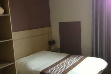 호텔 Hôtel La Tour D'auvergne