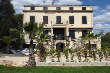هتل Hôtel Le Mas De Couran