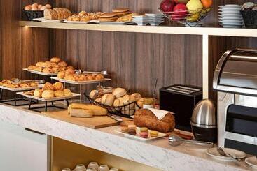 هتل Mercure Versailles Paris Ouest