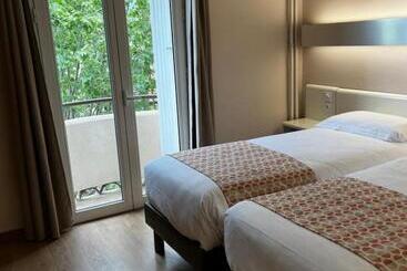 هتل Hôtel Mondial