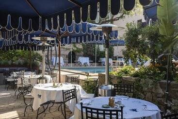 هتل Le Yaca Saint Tropez