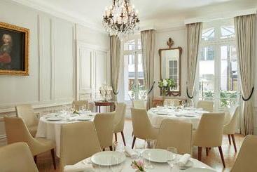هتل Hôtel Lancaster Paris Champs Elysées