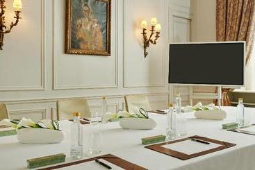 هتل Hôtel Lancaster Paris Champs Elysées
