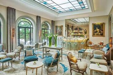 هتل Hôtel Lancaster Paris Champs Elysées