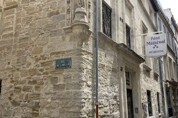 هتل Le Medieval Palais Des Papes