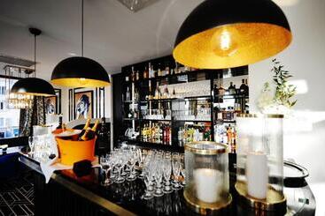 هتل Hôtel Restaurant Le Touring   Teritoria
