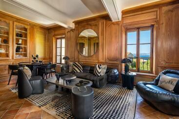 هتل Le Yaca Saint Tropez