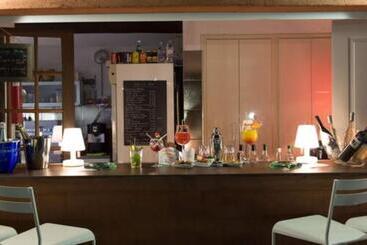 هتل Les Capucines Saint Tropez