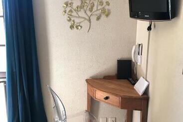 هتل Logis Hôtel Le Manoir & Lounge