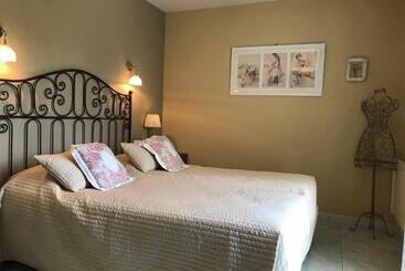 هتل Logis Hôtel Le Manoir & Lounge