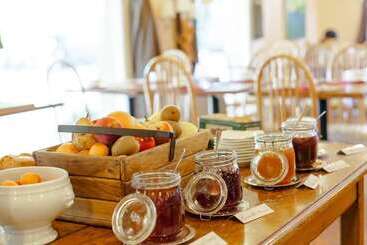 호텔 Logis Le Relais Fleuri