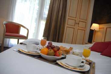 호텔 Logis Le Relais Fleuri