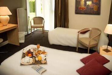 호텔 Logis Le Relais Fleuri