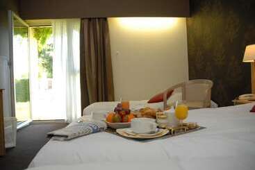 호텔 Logis Le Relais Fleuri