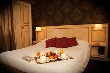 هتل Logis Le Relais Fleuri