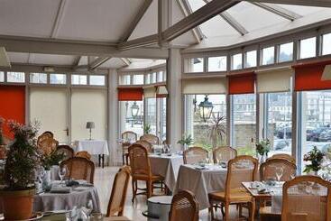 هتل Logis Hôtel Restaurant Le Goyen