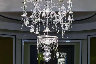 هتل Maison Astor Paris, Curio Collection By Hilton