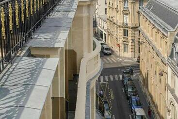 هتل Maison Astor Paris, Curio Collection By Hilton