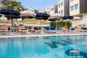هتل Mercure La Rochelle Vieux Port