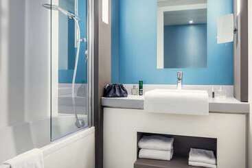 هتل Mercure Paris Val De Fontenay