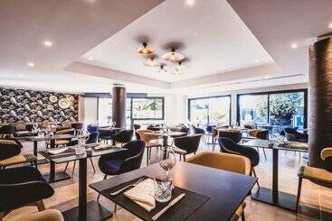 هتل Mercure Pau Palais Des Sports