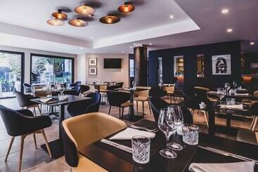 هتل Mercure Pau Palais Des Sports