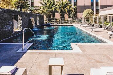 هتل Mercure Pau Palais Des Sports