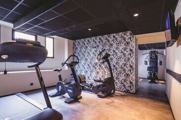 هتل Mercure Pau Palais Des Sports