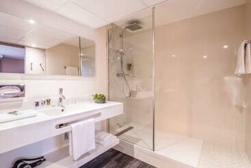 هتل Mercure Pau Palais Des Sports