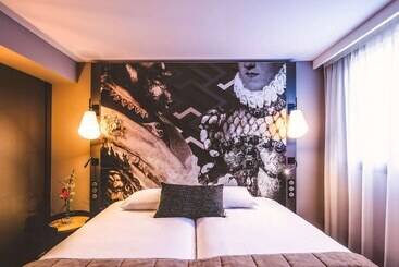 هتل Mercure Pau Palais Des Sports